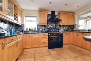 Kitchen- click for photo gallery
